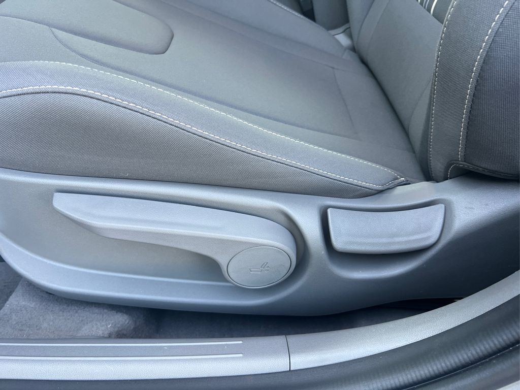 2024 Hyundai Elantra SEL photo 22