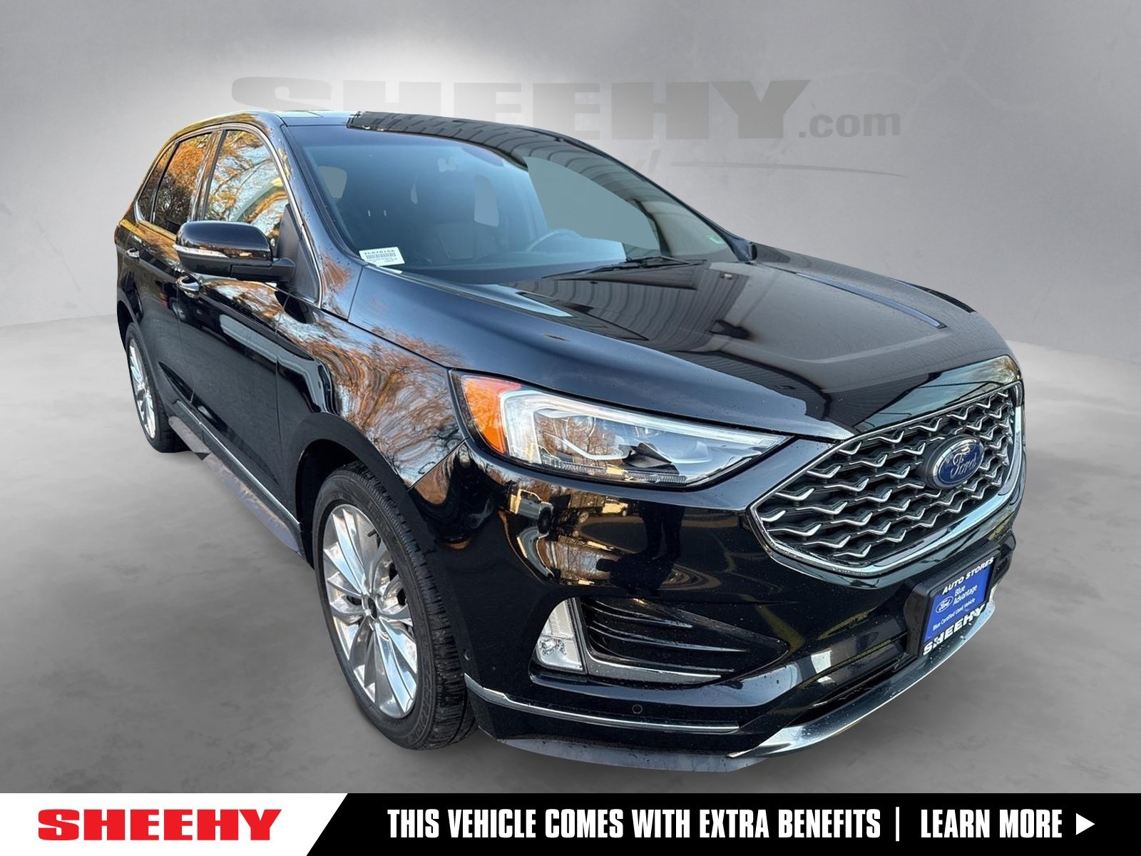 2020 Ford Edge Titanium's photo