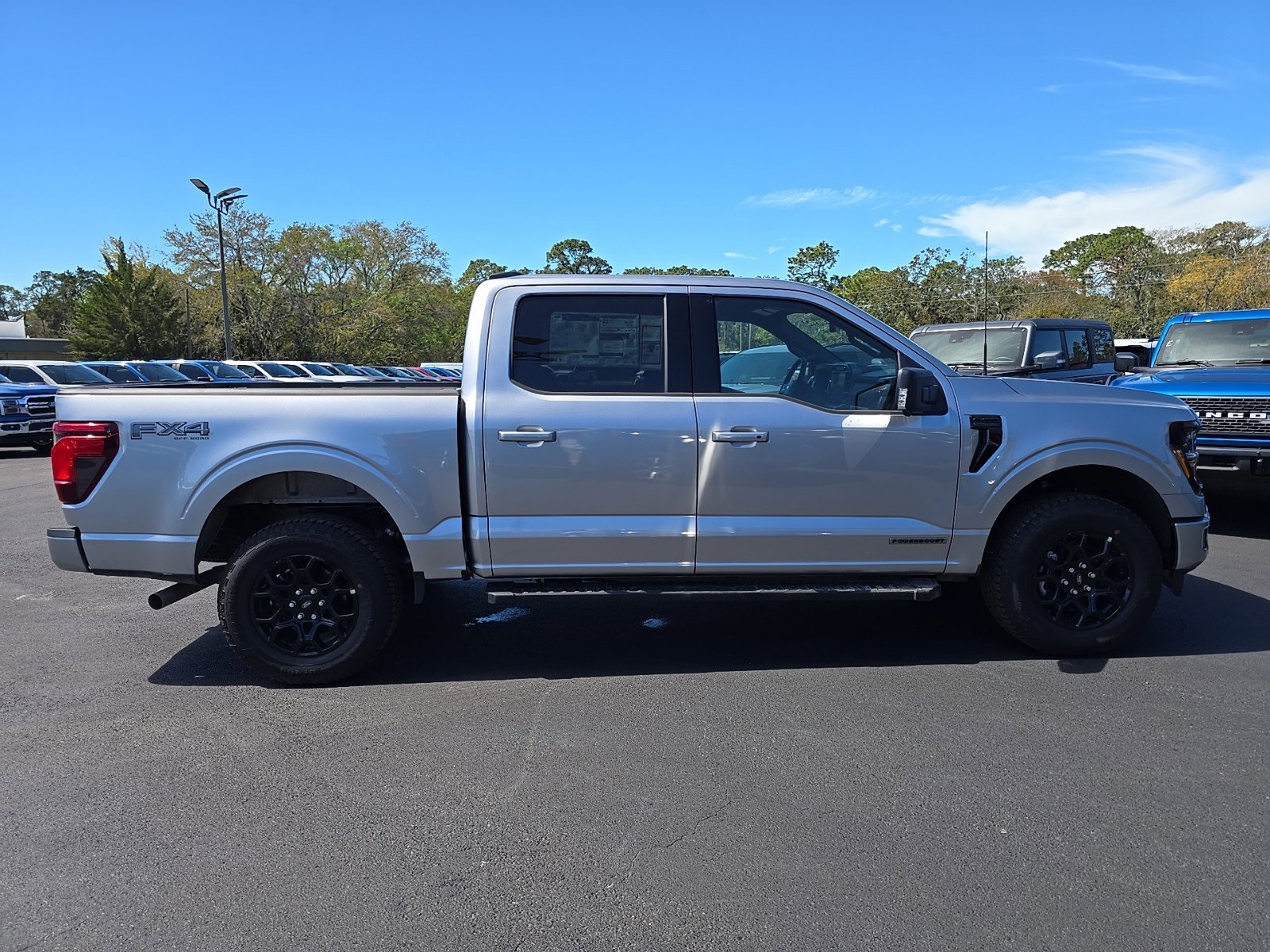 2025 Ford F-150 XLT photo 3
