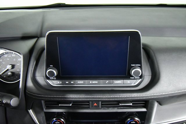 2024 Nissan Rogue SV photo 3