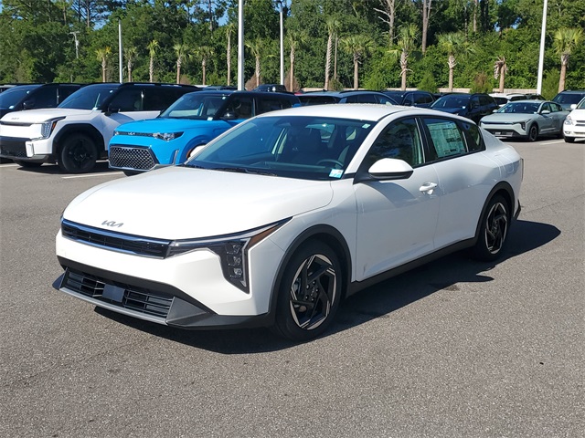2025 Kia K4 EX photo 3