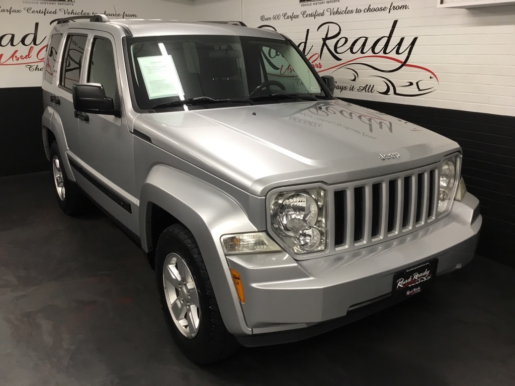 2012 Jeep Liberty Sport photo 2