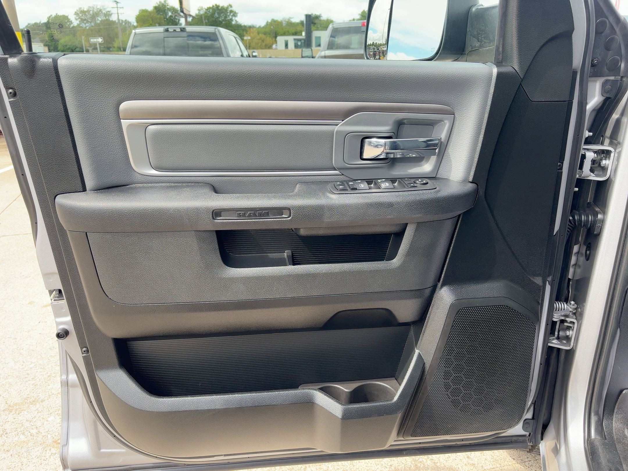 2023 Ram 1500 Classic SLT photo 11
