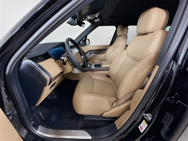 2023 Land Rover Range Rover SE photo 11
