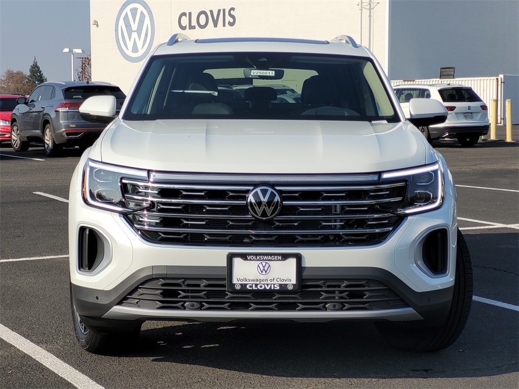 2025 Volkswagen Atlas SEL photo 2