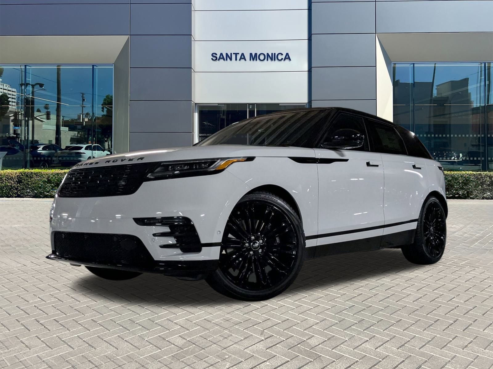 2026 Land Rover Range Rover Velar Dynamic SE's photo
