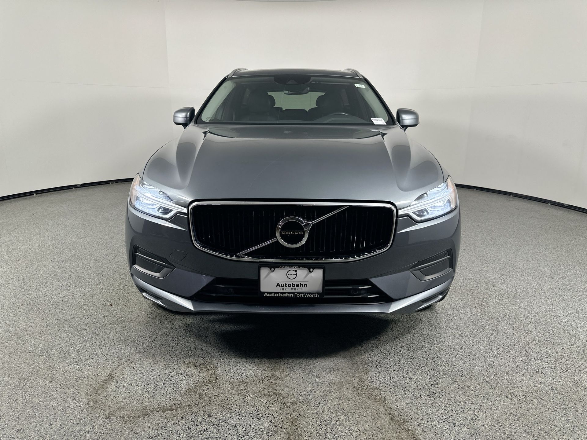 2018 Volvo XC60 T6 Momentum photo 2