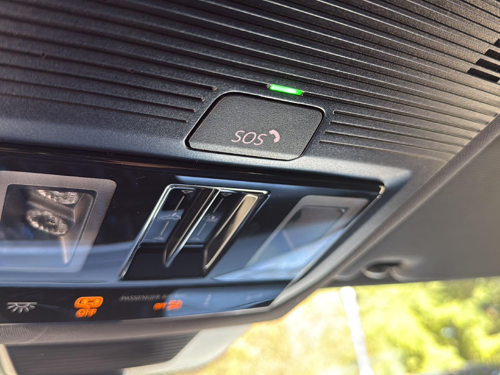 2025 Volkswagen Tiguan SE R-Line Black photo 18