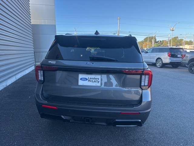 2025 Ford Explorer ST-Line photo 4