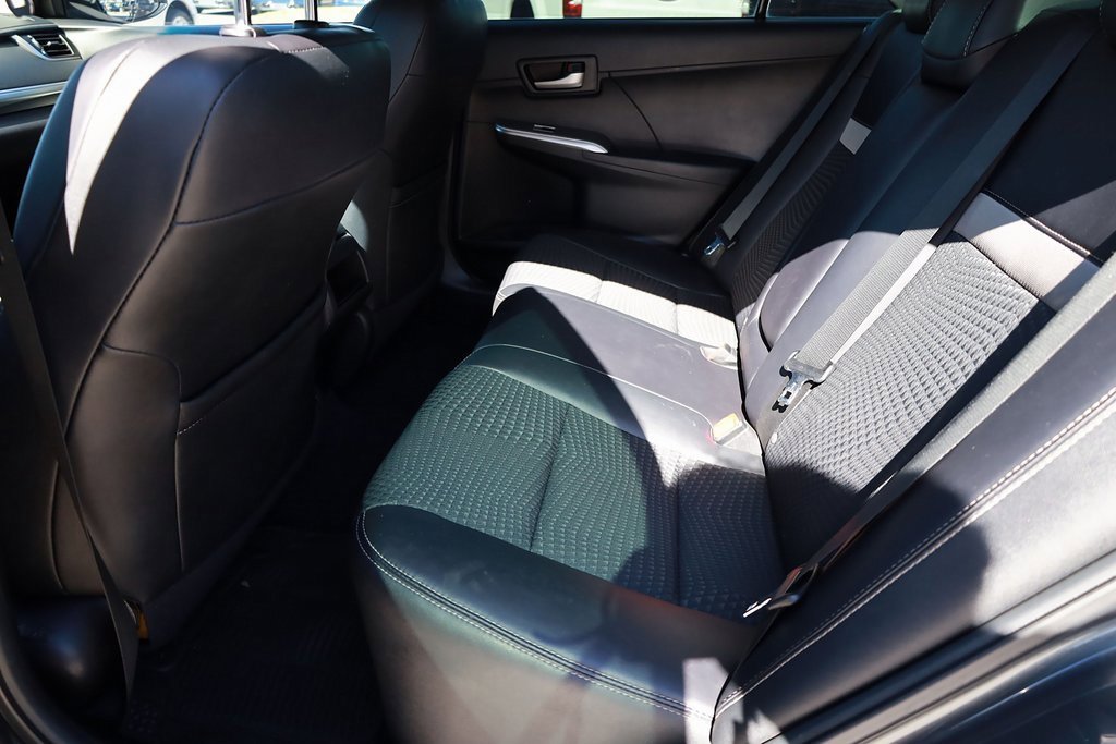 2012 Toyota Camry L photo 18