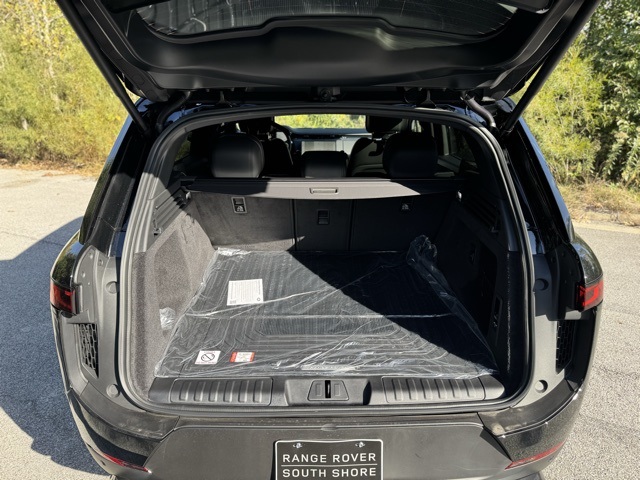 2025 Land Rover Range Rover Sport SE photo 5