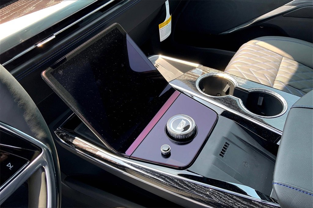 2026 Cadillac Escalade IQ Sport photo 9