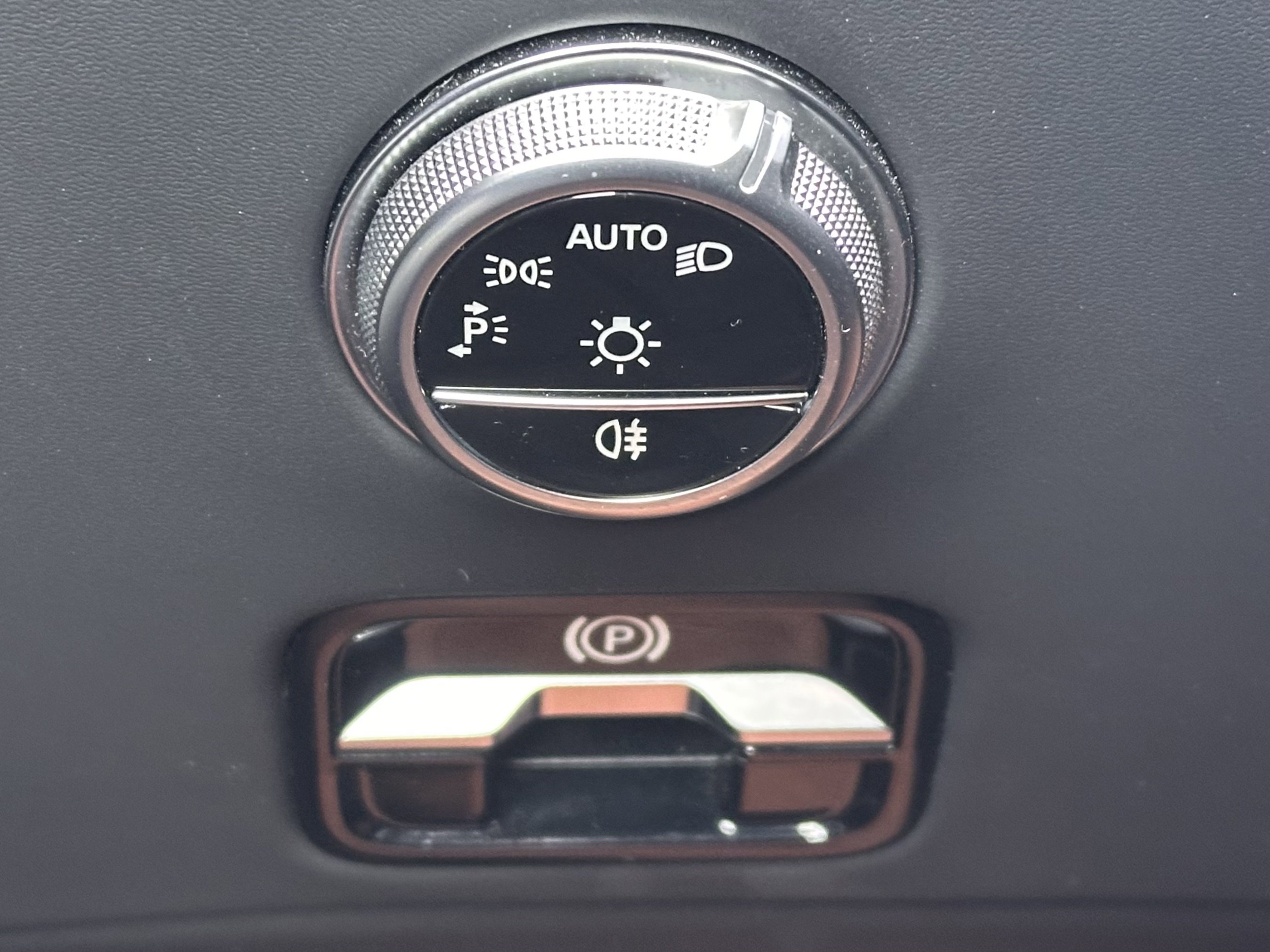 2024 Mercedes Benz SL AMG 43 photo 4