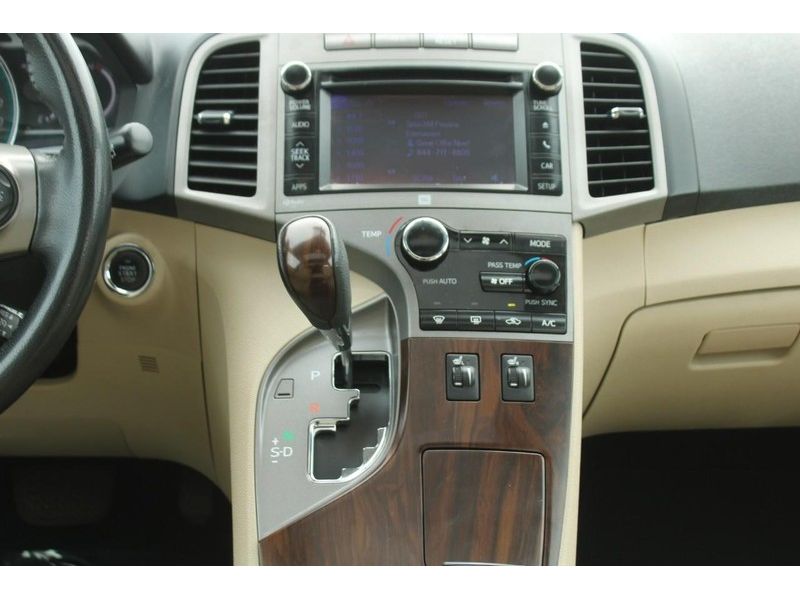 2013 Toyota Venza LE photo 13