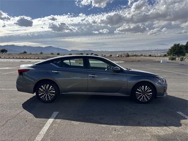2023 Nissan Altima 2.5 SV photo 4