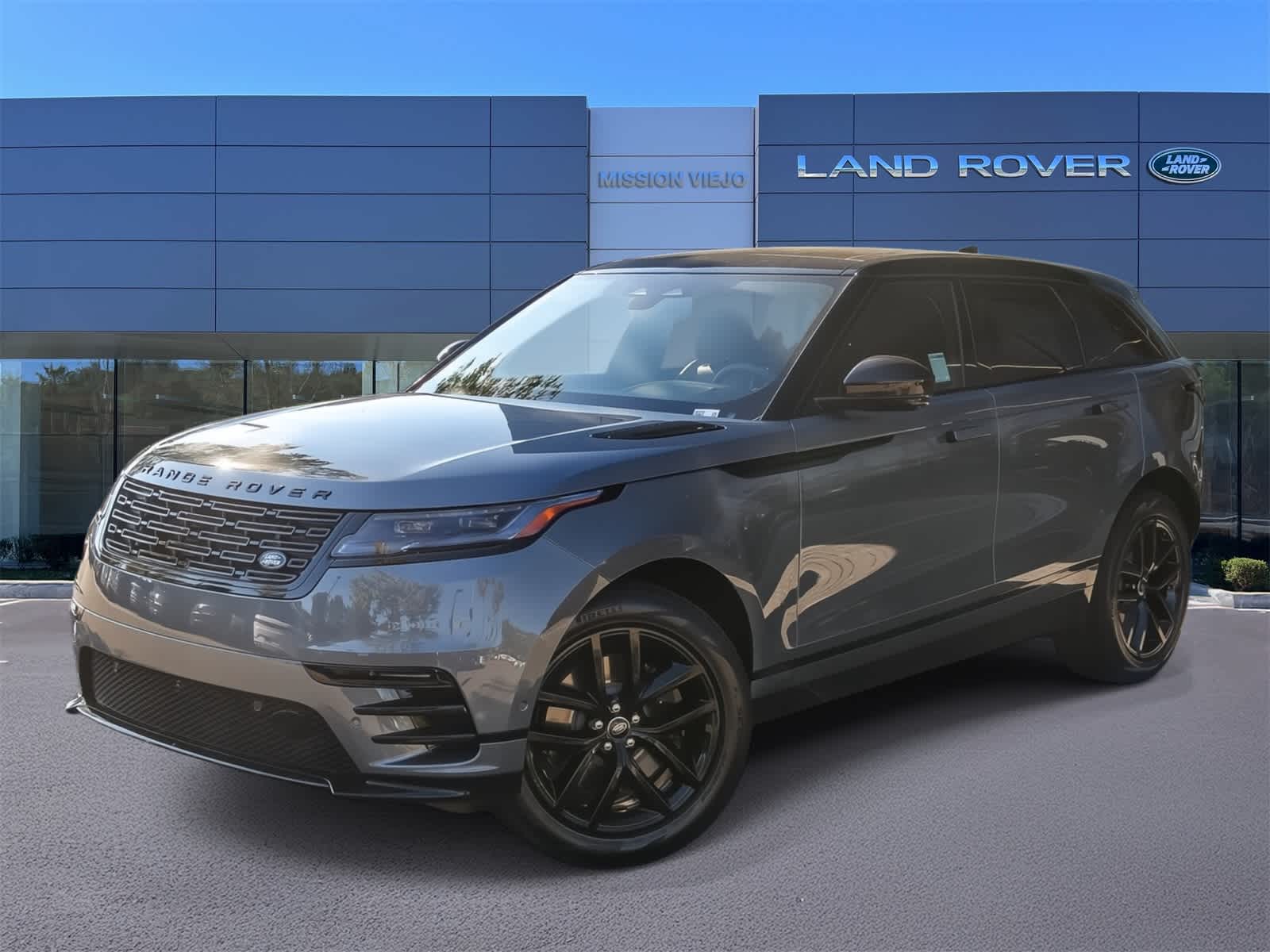 2026 Land Rover Range Rover Velar Dynamic SE's photo
