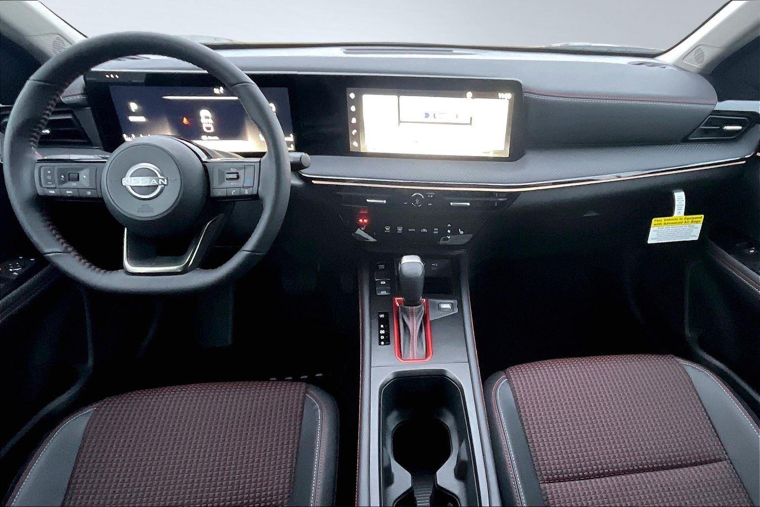 2025 Nissan Kicks SR photo 5