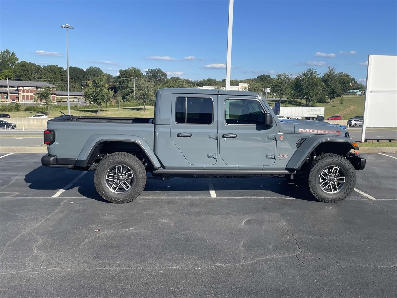 2025 Jeep Gladiator Mojave photo 9