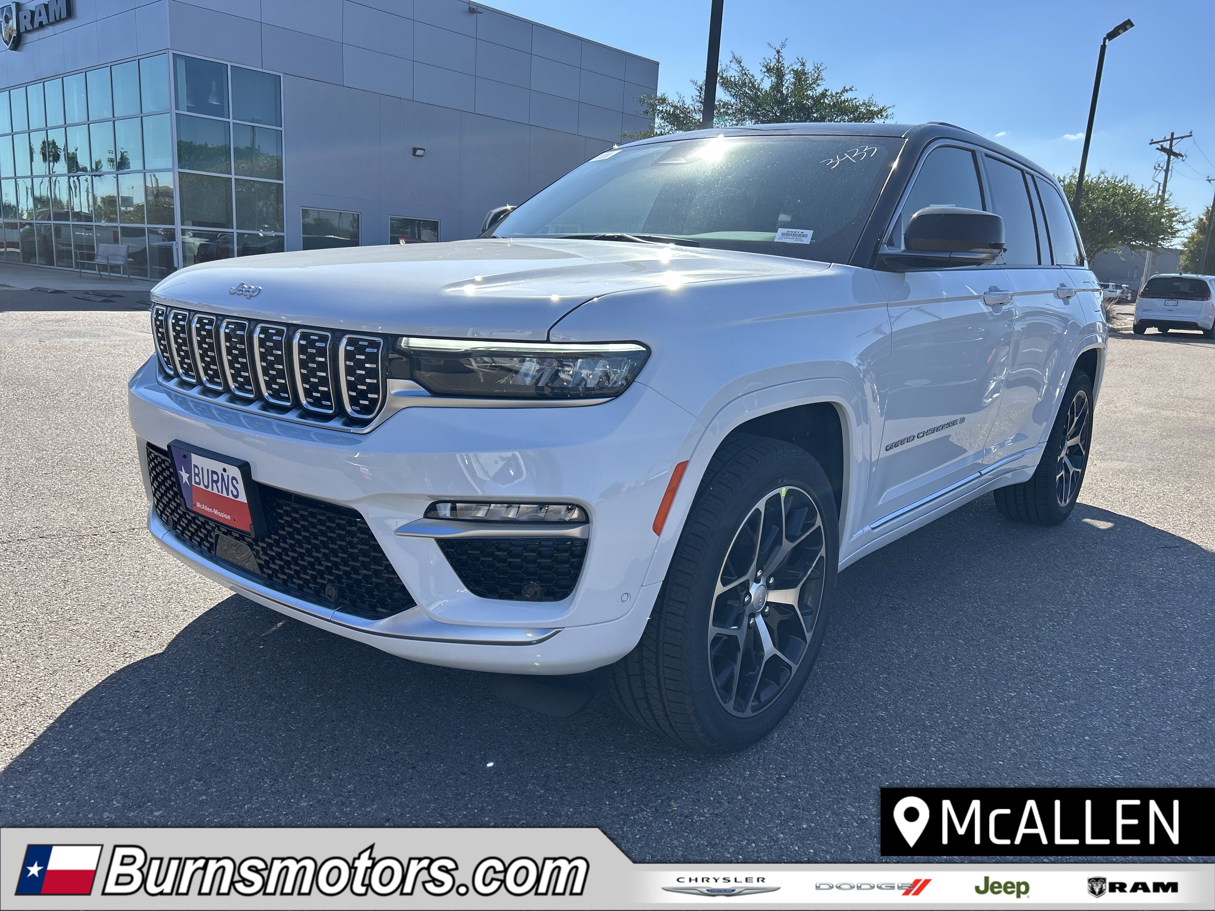 2025 Jeep Grand Cherokee Summit Reserve's photo