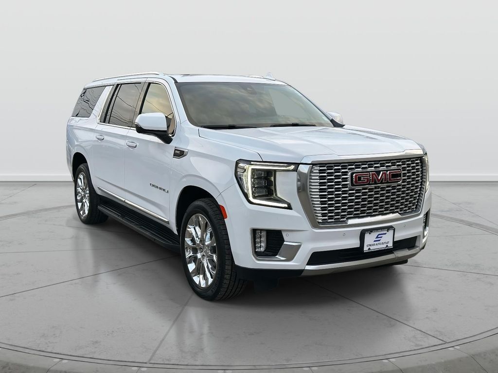 2022 GMC Yukon XL Denali's photo