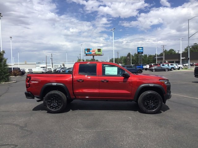 2026 Chevrolet Colorado Trail Boss photo 2