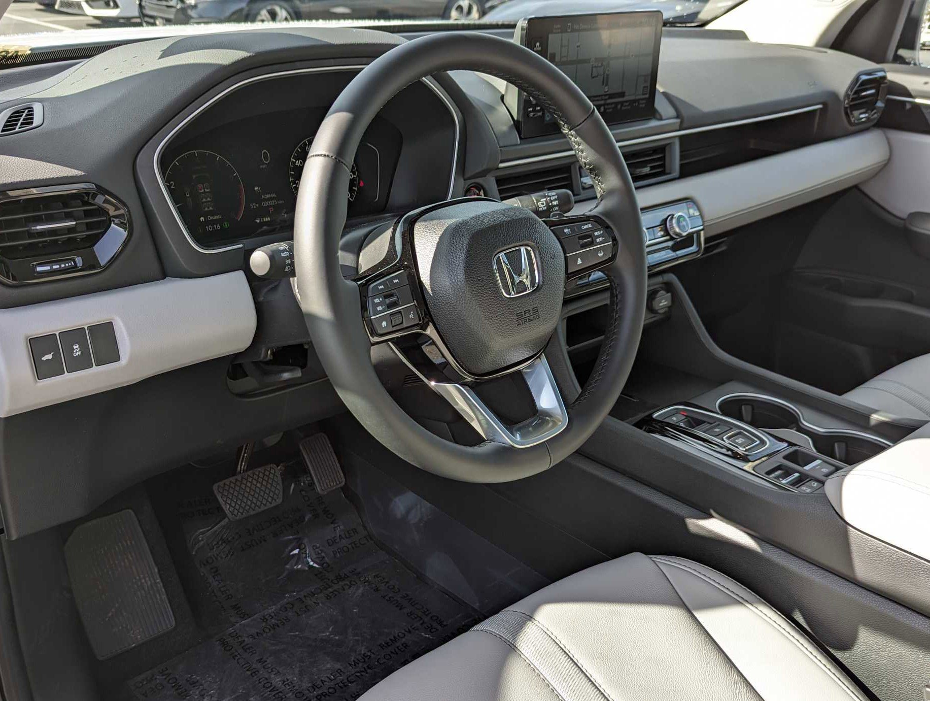 2025 Honda Pilot Touring photo 2