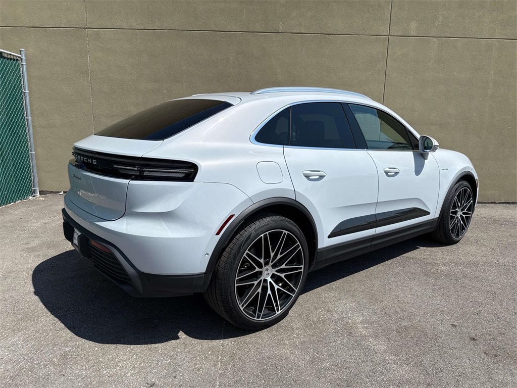 2024 Porsche Macan Electric 4 photo 9