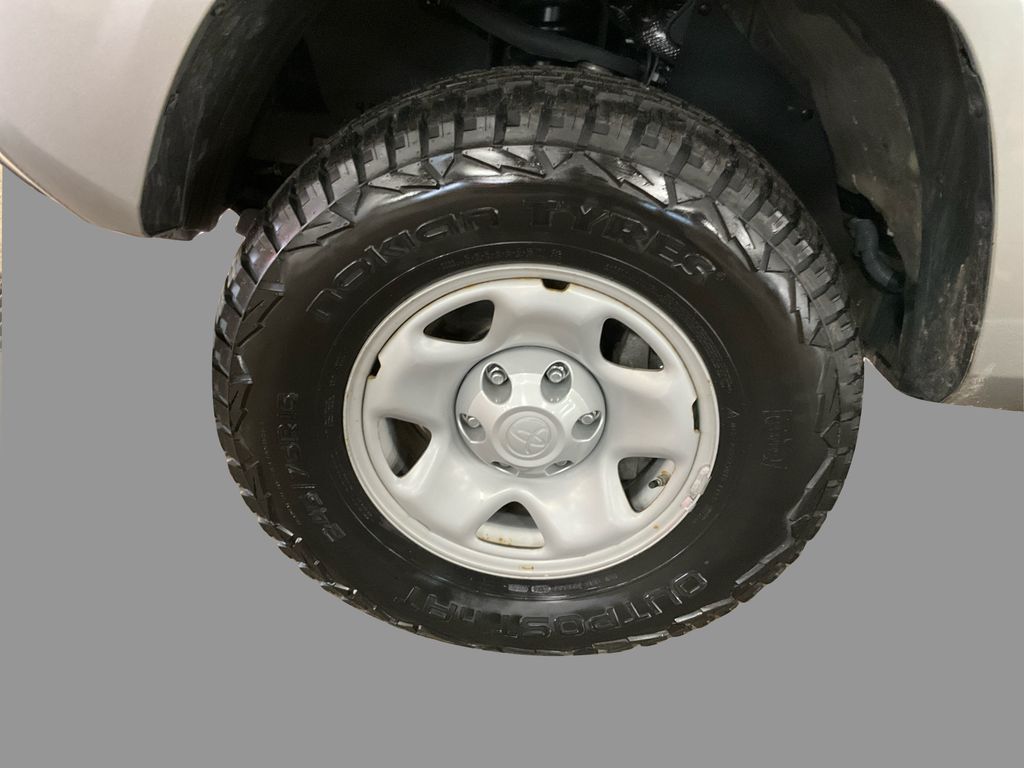 2022 Toyota Tacoma SR photo 26