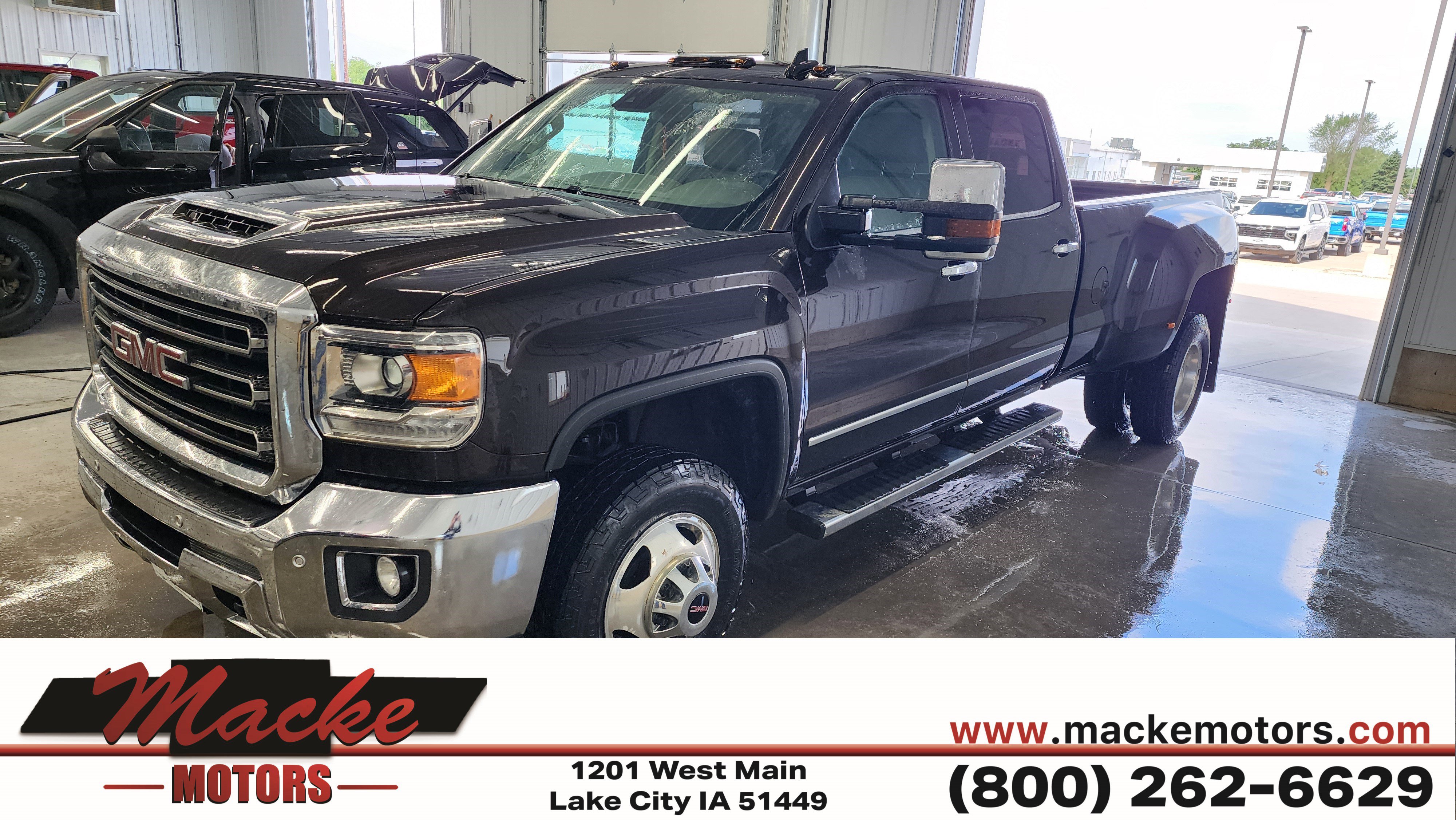 Used 2019 DEEP MAHOGANY METALLIC GMC SLT image 1