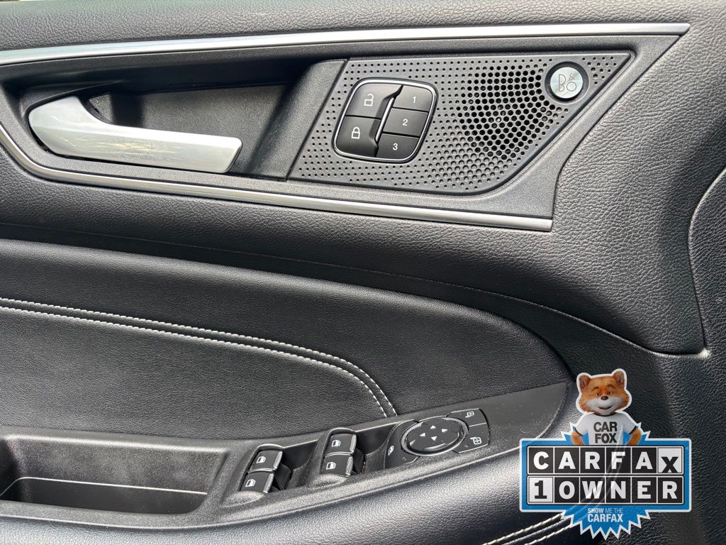 2022 Ford Edge Titanium photo 21