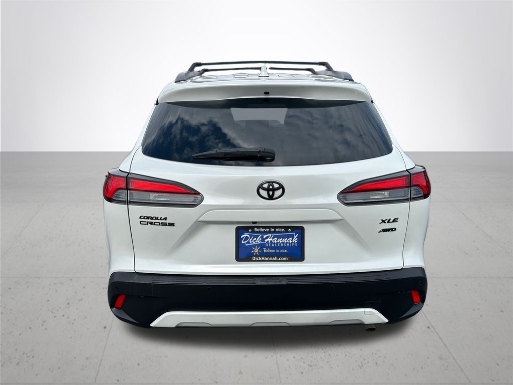 2022 Toyota Corolla Cross XLE photo 8