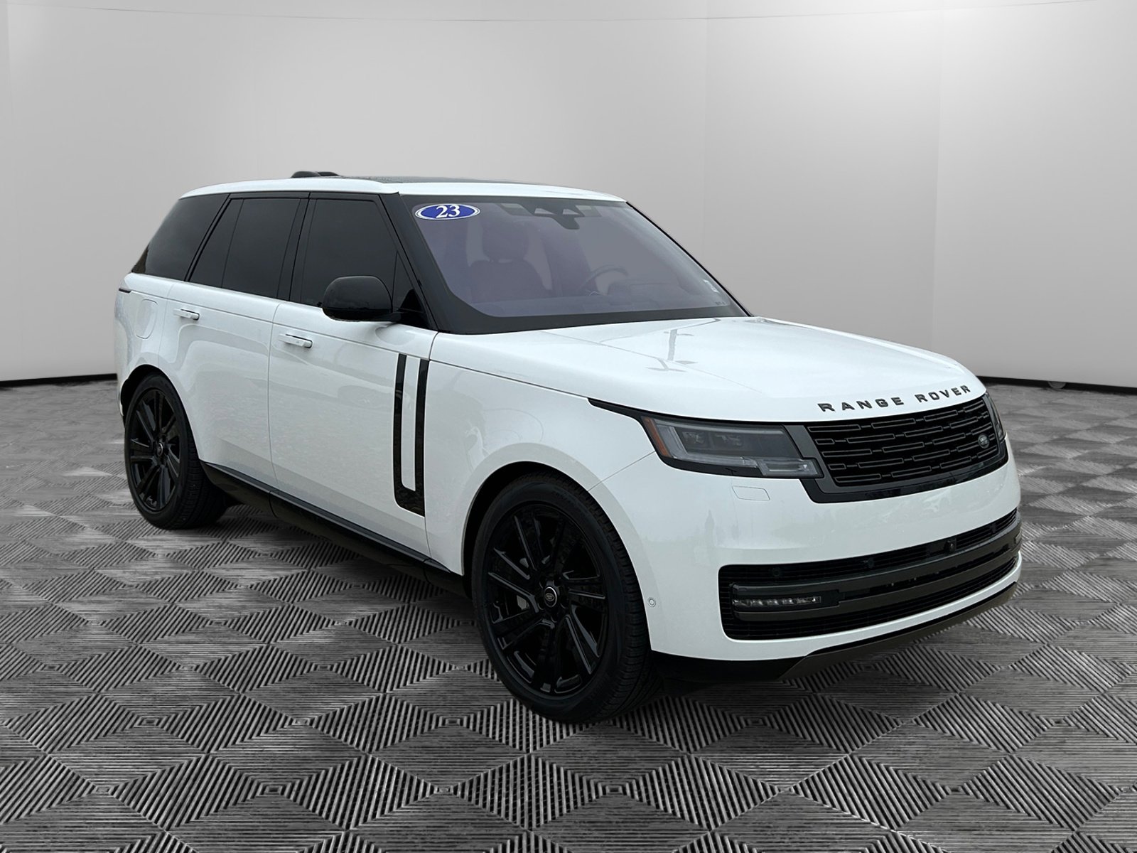 2023 Land Rover Range Rover SE's photo