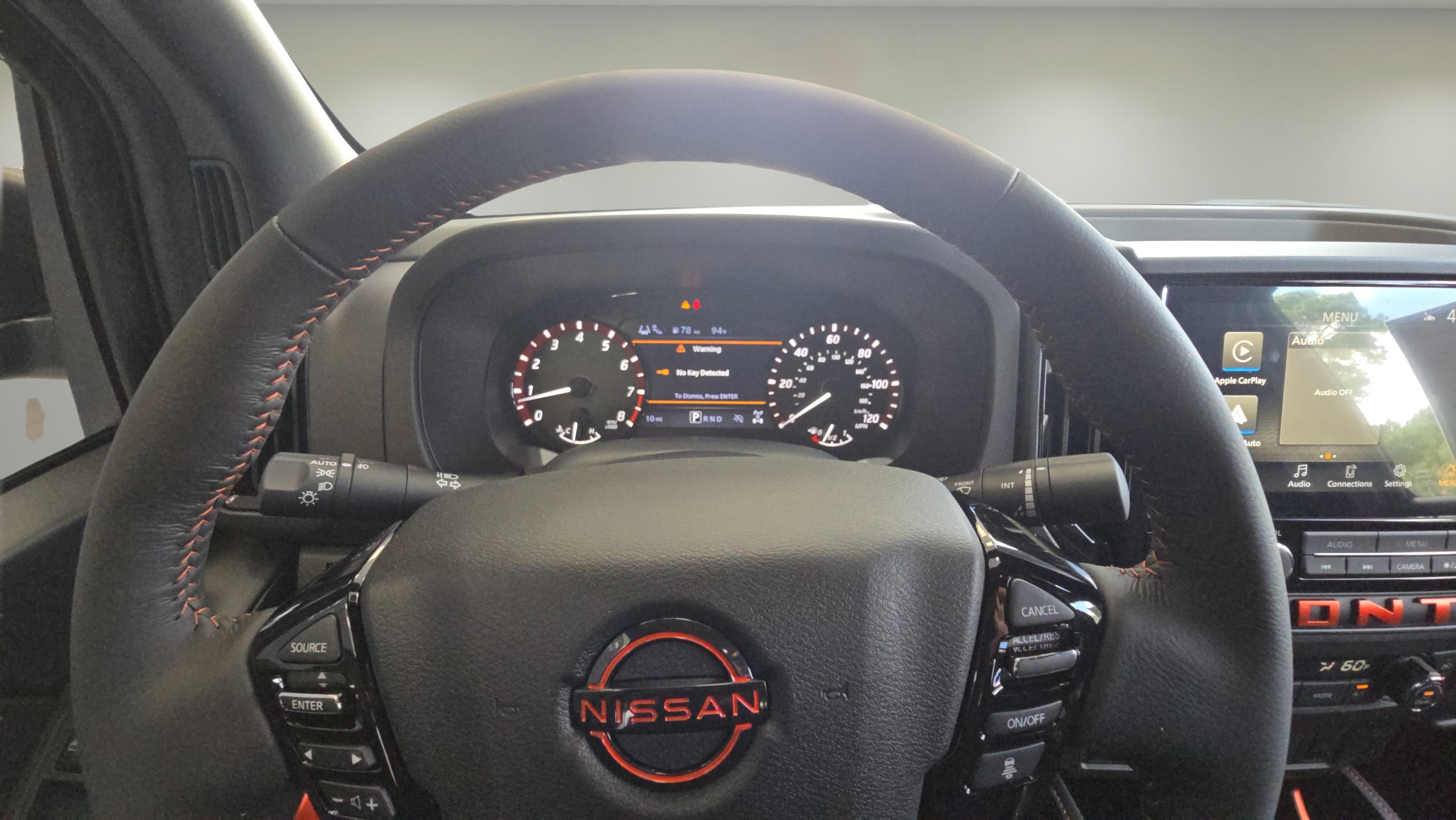 2025 Nissan Frontier PRO-4X photo 9