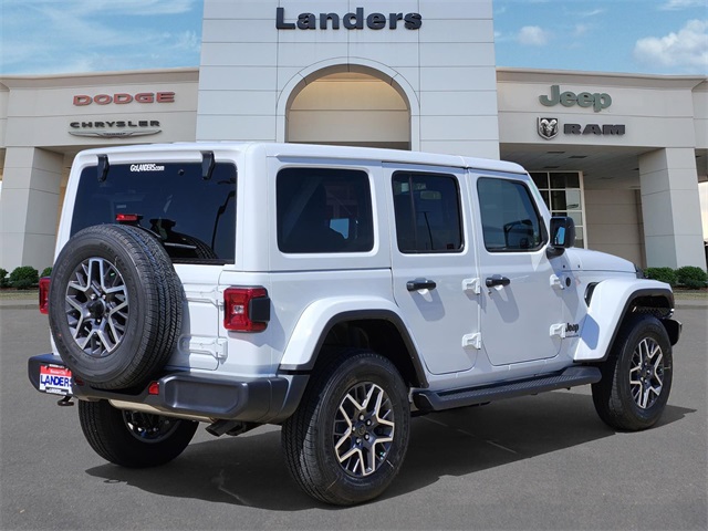 2025 Jeep Wrangler Sahara photo 3