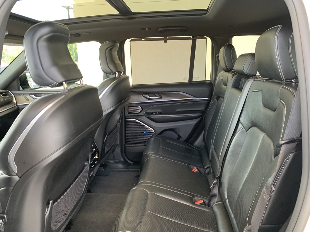 2022 Jeep Grand Cherokee Overland photo 15