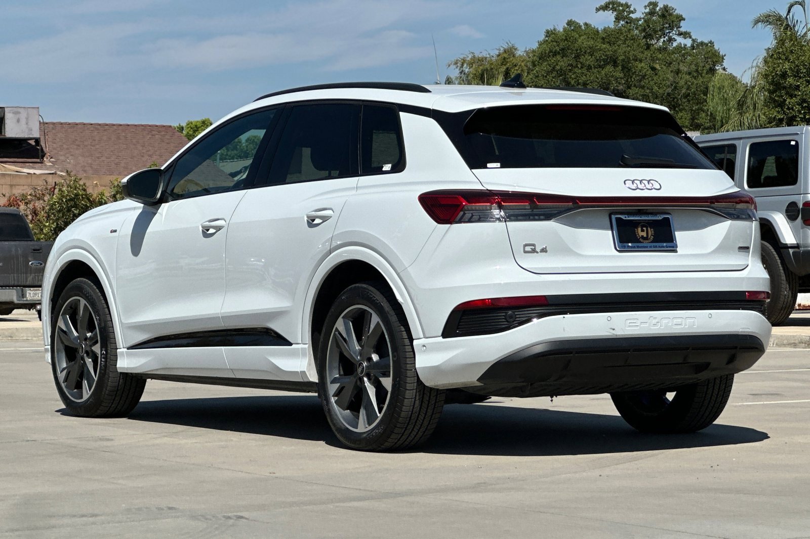 2023 Audi Q4 50 E-tron Prestige photo 3