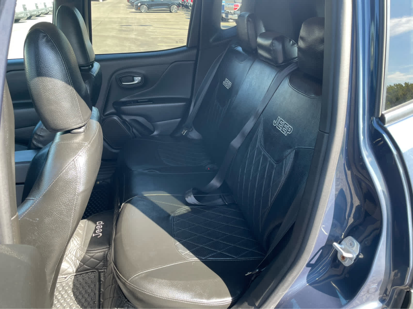 2020 Jeep Renegade Altitude photo 28