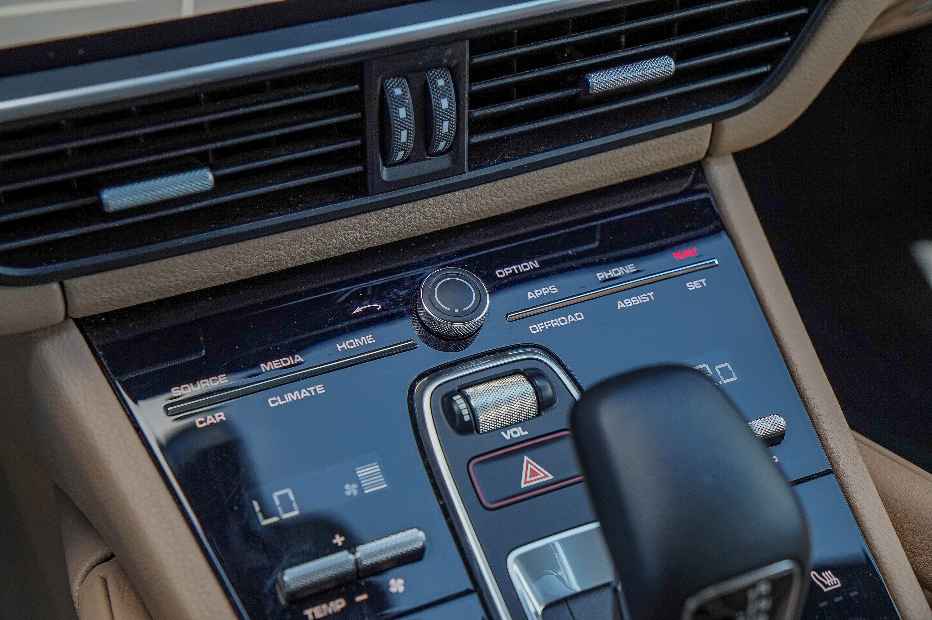 2021 Porsche Cayenne Base photo 19