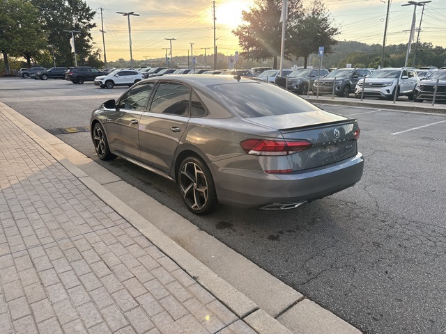 2021 Volkswagen Passat 2.0T R-Line photo 4
