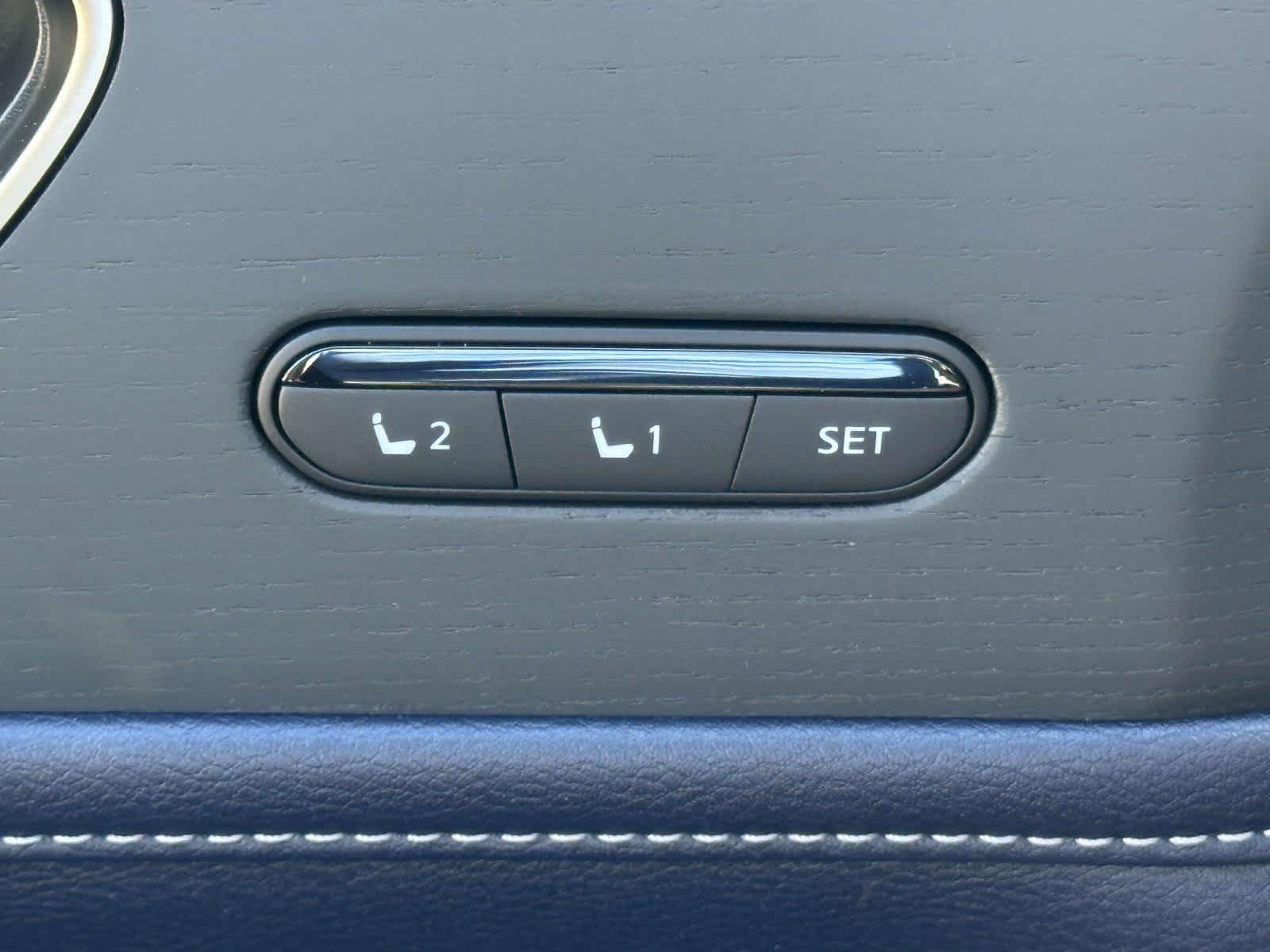 2026 Infiniti QX80 Sensory photo 24