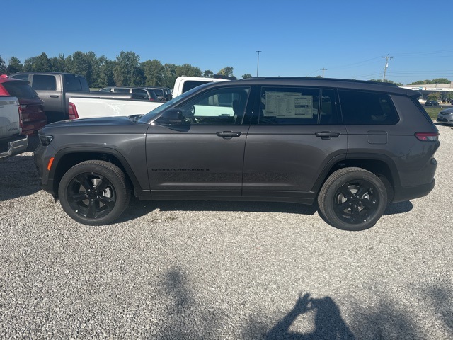 2025 Jeep Grand Cherokee Limited photo 2