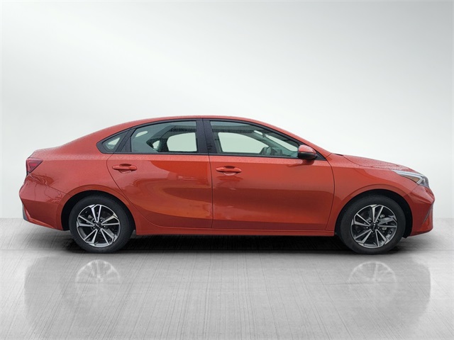 2023 Kia Forte LXS photo 3