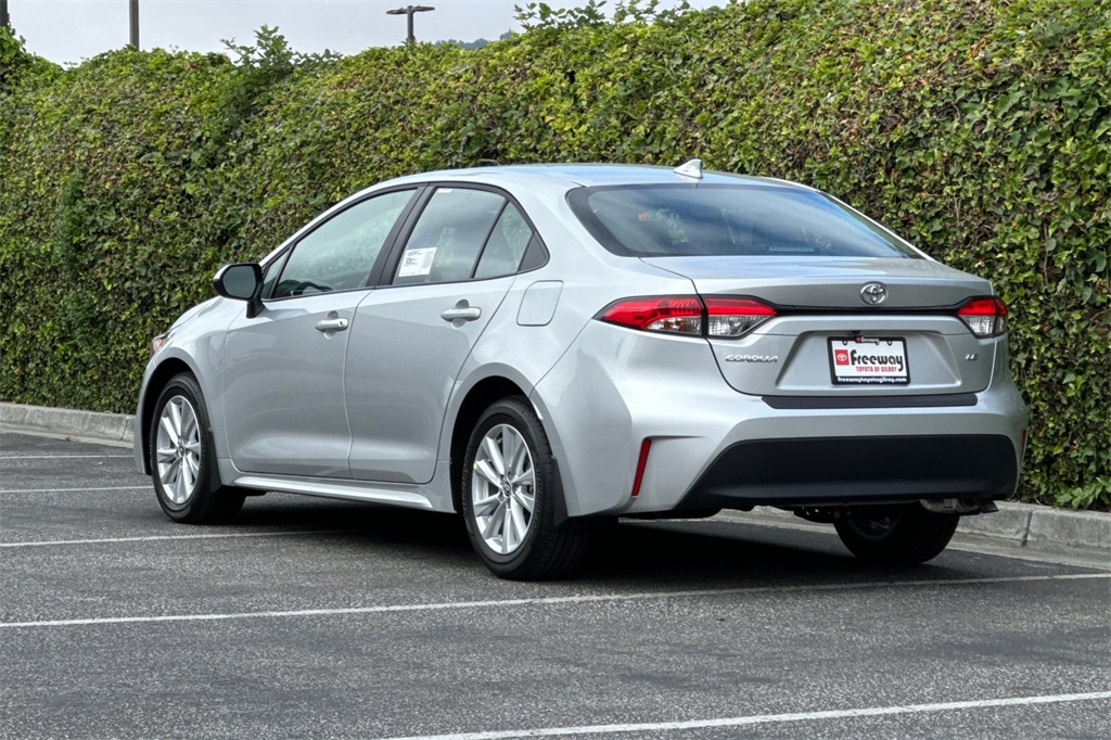 2025 Toyota Corolla LE photo 6