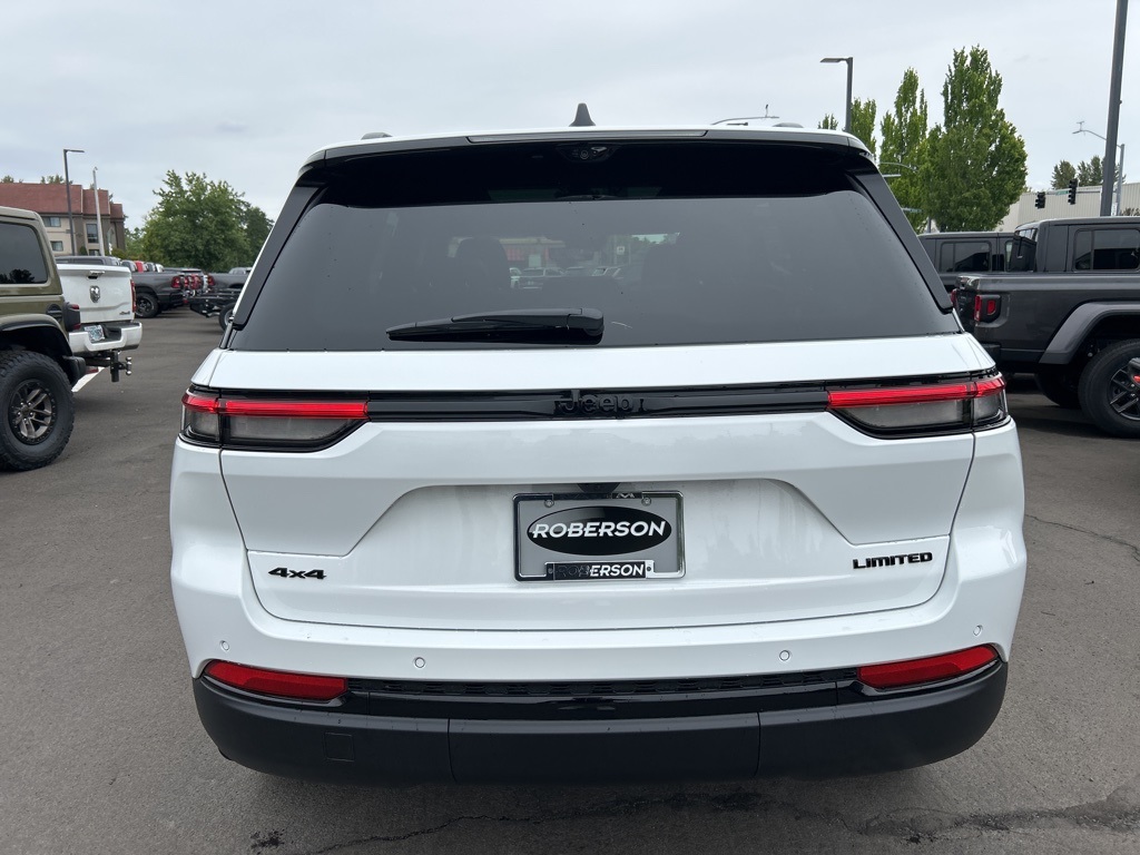 2025 Jeep Grand Cherokee Limited photo 7