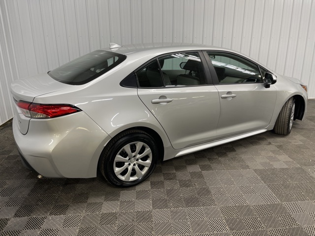 2023 Toyota Corolla LE photo 2