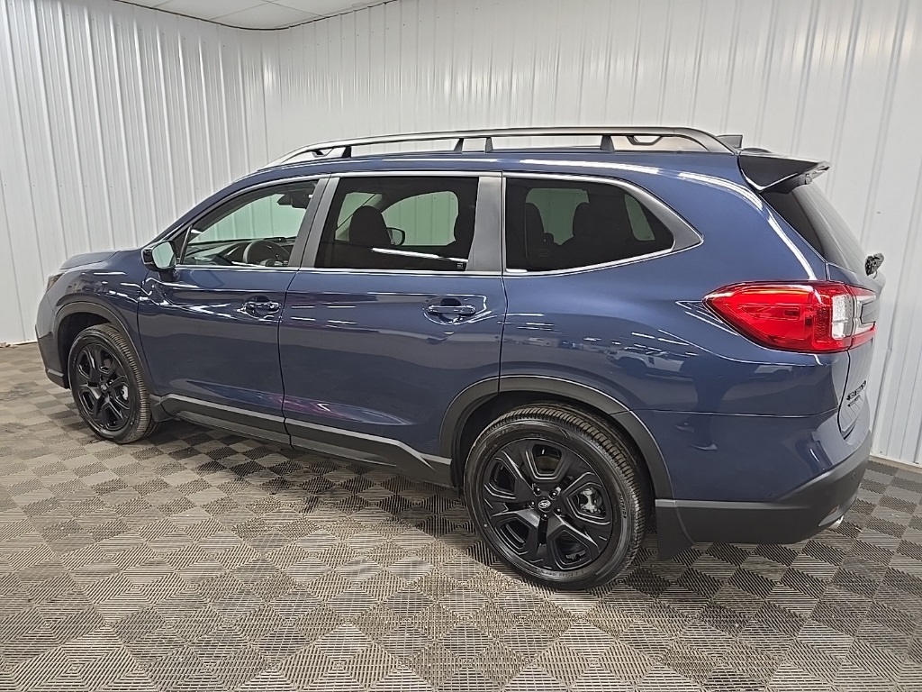 2025 Subaru Ascent Onyx Edition Touring photo 3