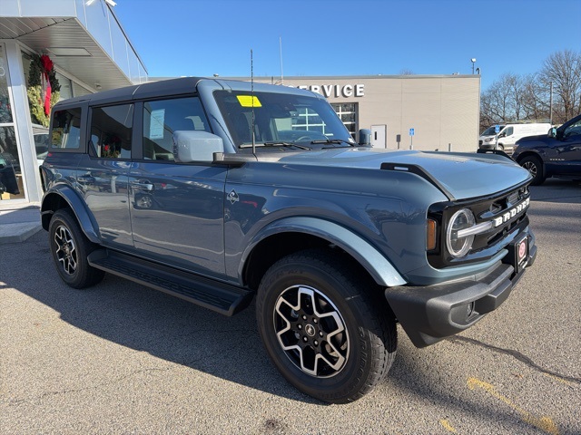 2025 Ford Bronco 4-Door Outer Banks's photo