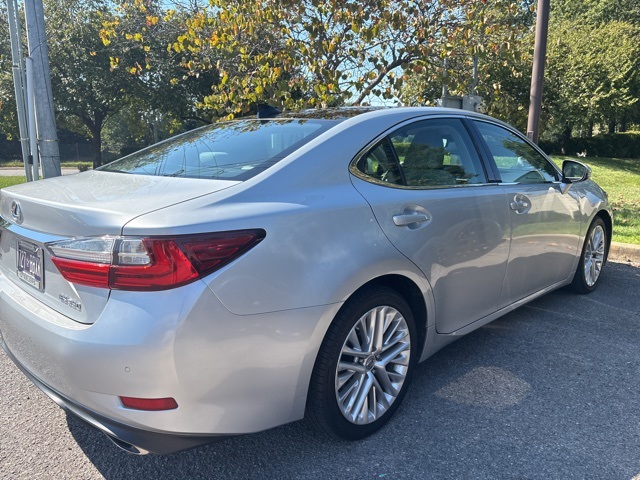 2017 Lexus ES 350 photo 4