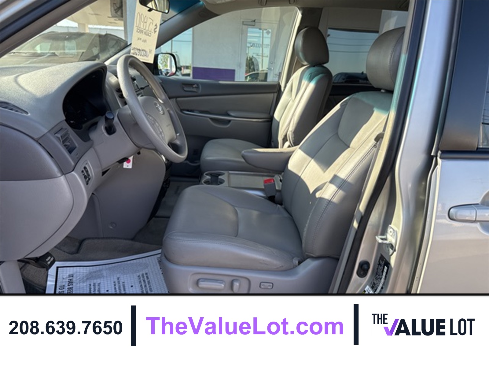 2007 Toyota Sienna LE photo 19
