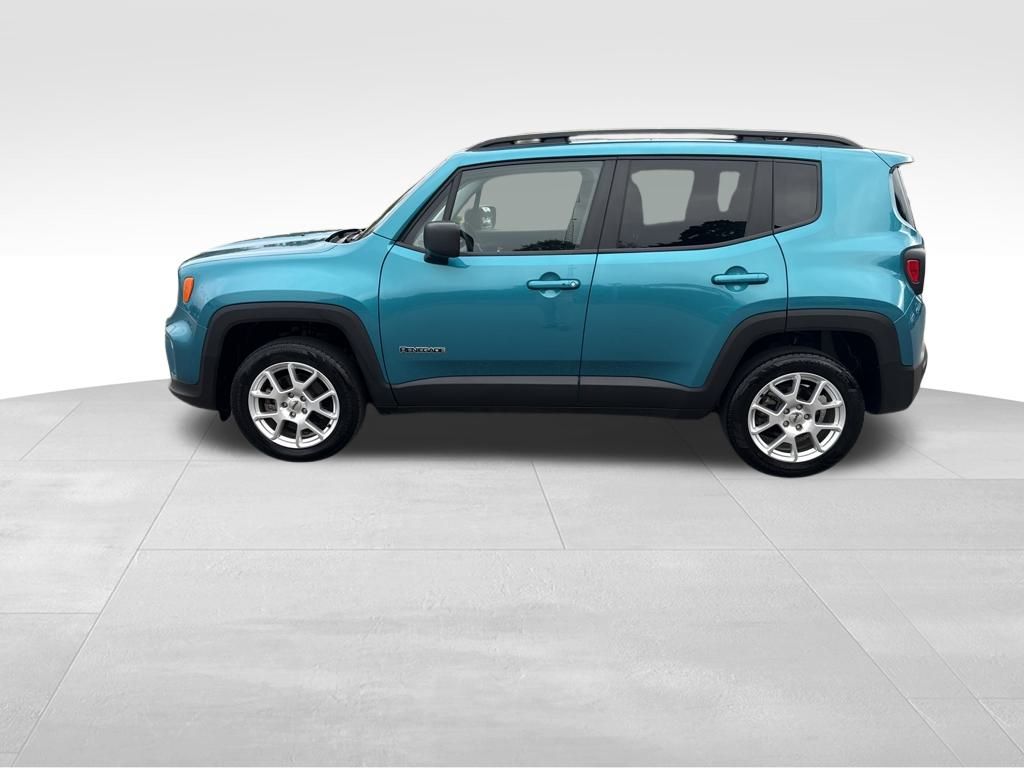 2022 Jeep Renegade Latitude photo 2